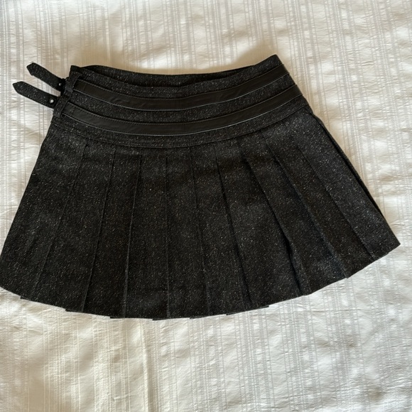 LN Marciano pleated black grey wool mini skirt sz 0 XS - Picture 6 of 6
